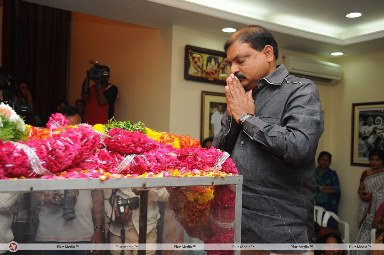 Dasari Padma Funeral and Condolences Pictures | Picture 112361